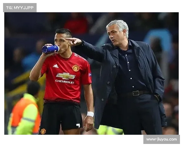 阿森纳对阵曼联五十八分钟四换 约克雷斯埃泽齐上阵扭转战局